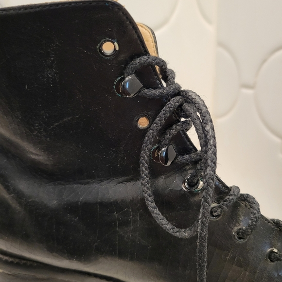 9 West Fritz Leather Boots - Picture 5 of 8